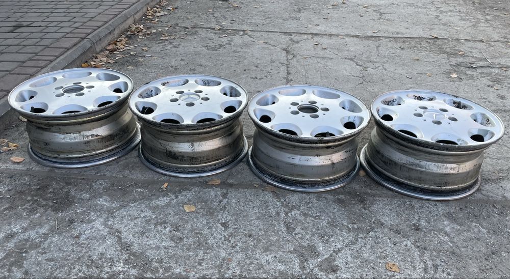Продам диски Мерседес. R15