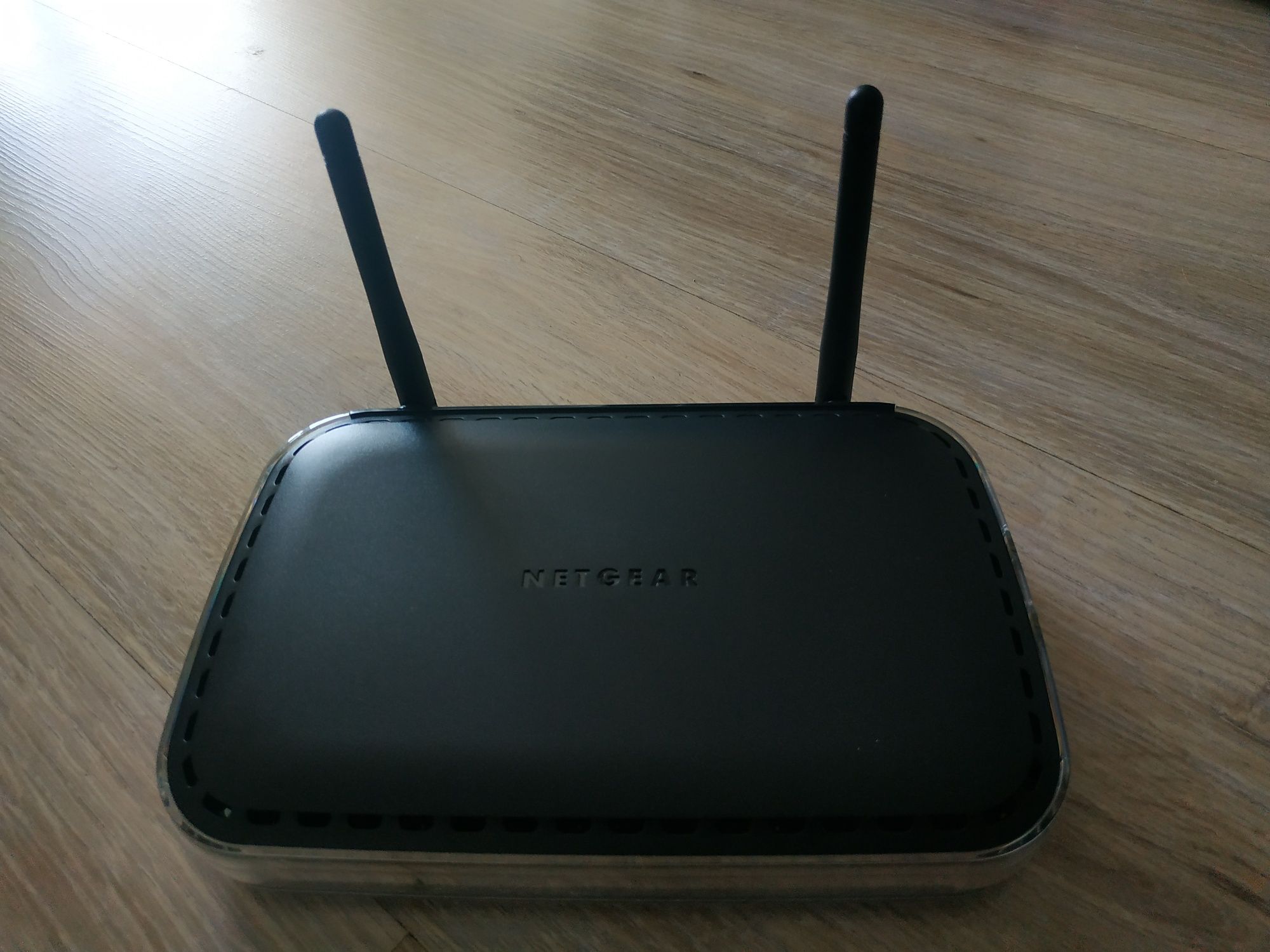 Netgear router DGN2000