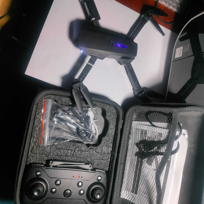 Квадрокоптер з подвійною камерою