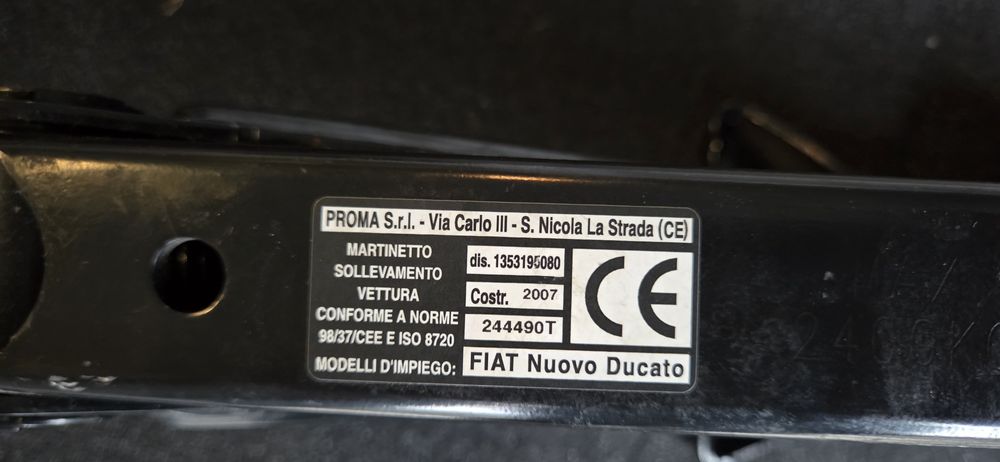 Продам домкрат Фіат Дукато 2400кг орігінал