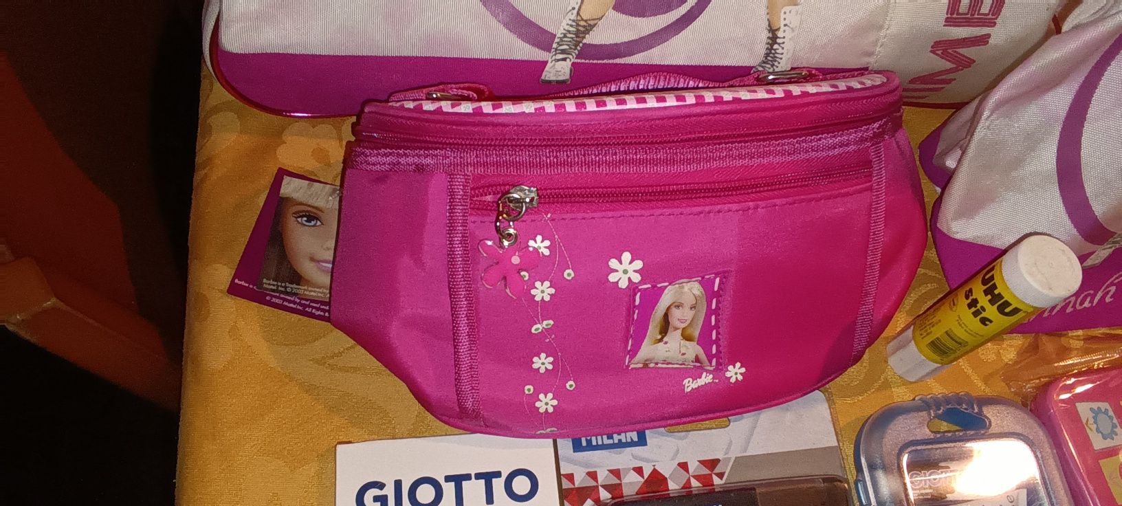 Vendo conjunto mochila escolar novo