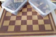 Jogo de Damas e Xadrez, em madeira, completo