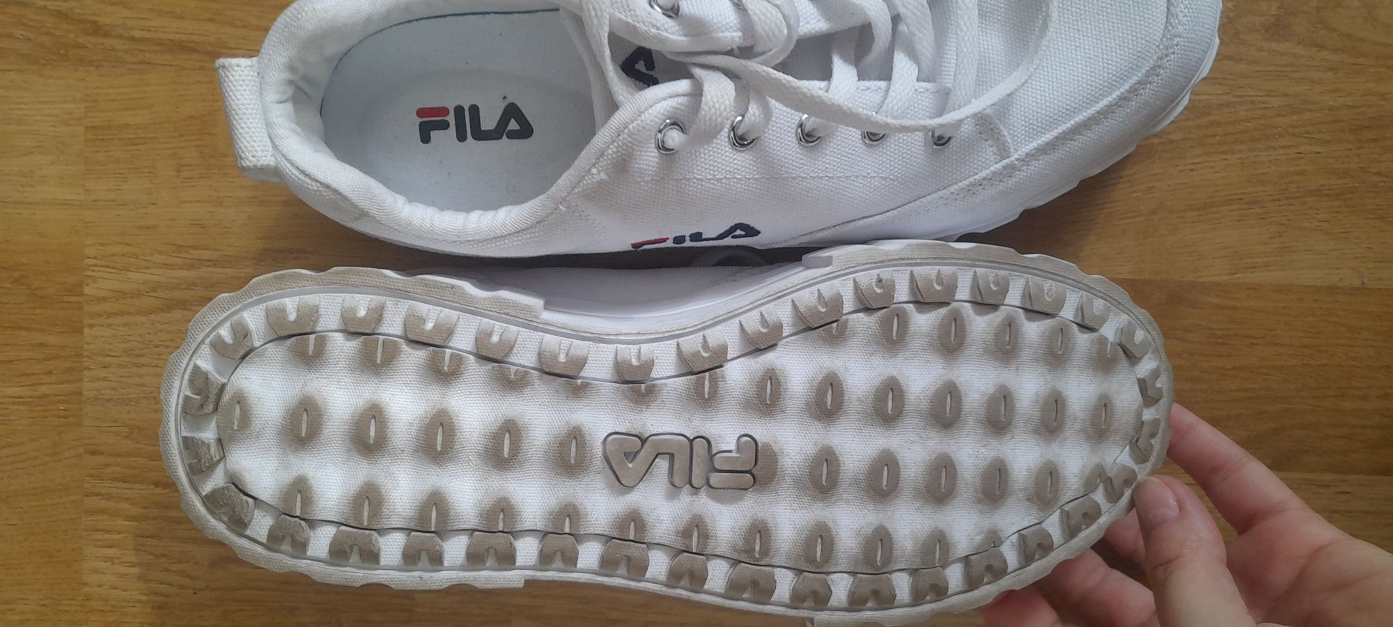 Buty na koturnie podwyższone Fila Białe Sneakersy