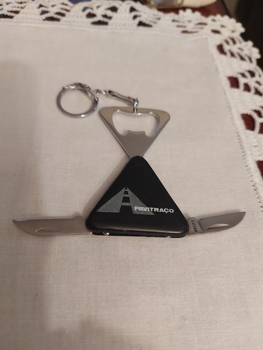 4 em 1 - Porta Chaves, Abre cápsulas, Canivetes e Lima.