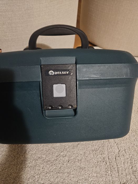 Necessaire rígido Delsey