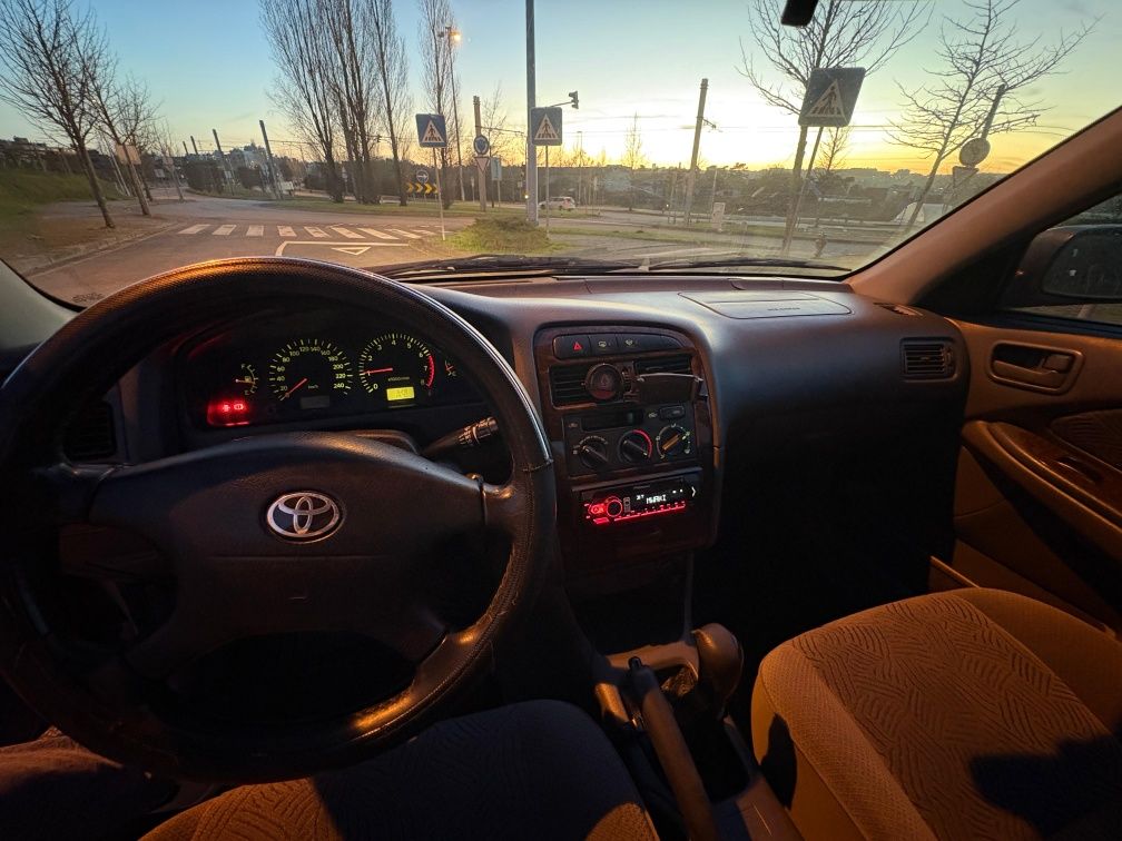 Toyota Avensis T22 1.6 110cv
