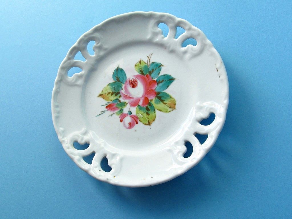 xix wiek malowany porcelanowy talerz róże