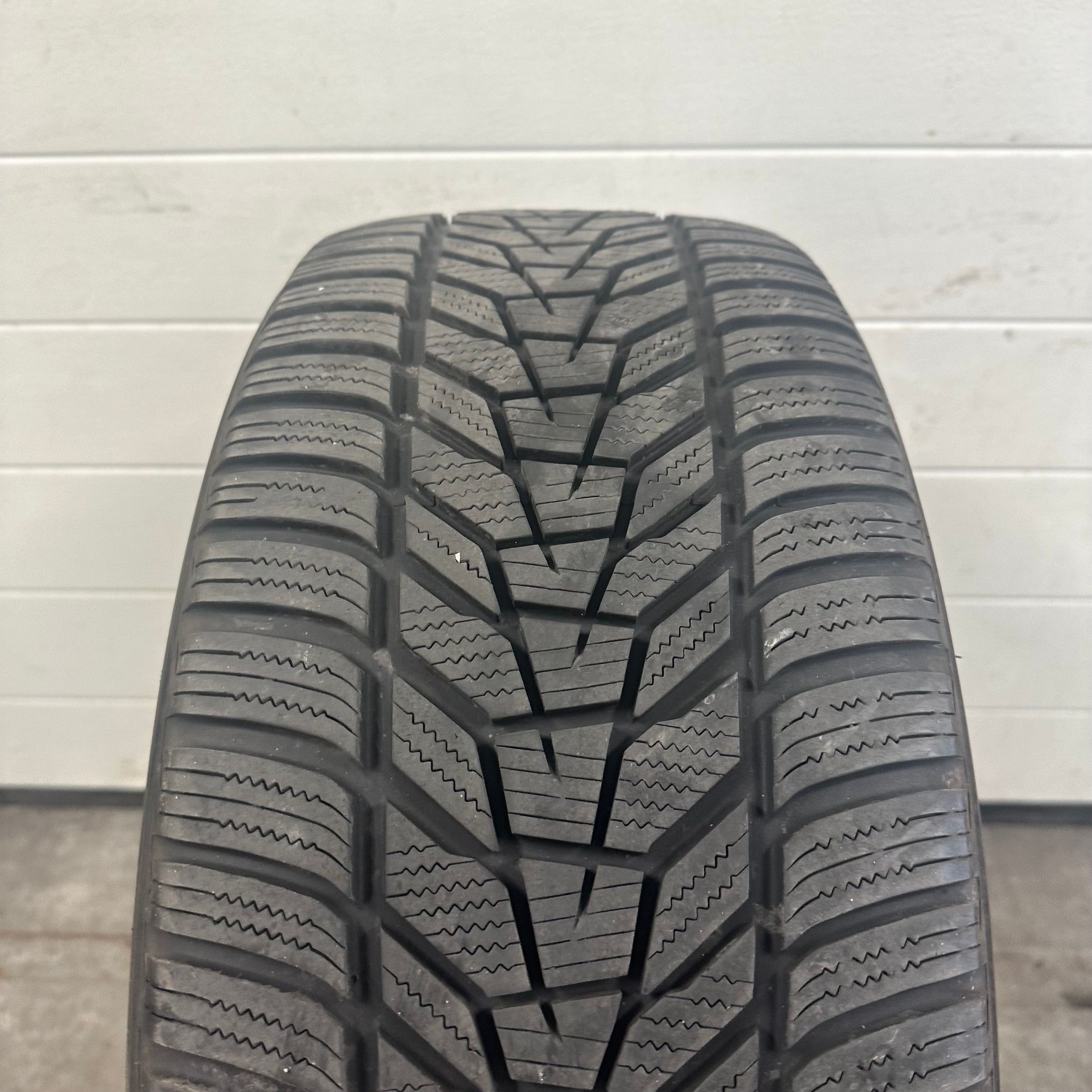 Opona Hankook Winter i*cept evo3 - 245/45/19