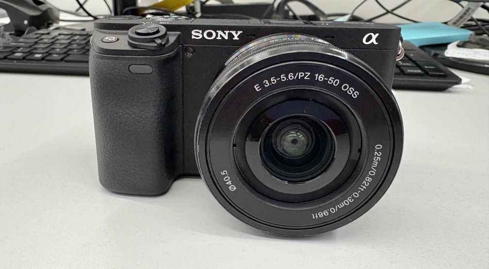 Sony a6400 + Obiektyw Sony 16-50 E PZ F3.5-5.6 OSS Nowy