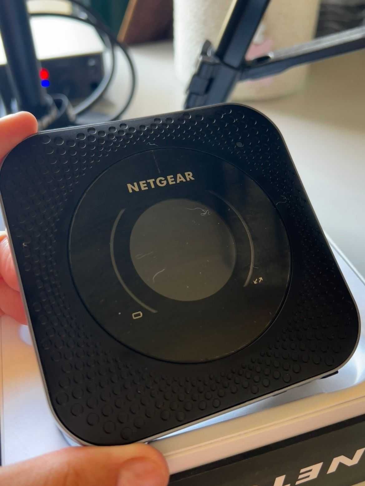 NETGEAR Nighthawk M1 Gigabit LTE Mobile Router