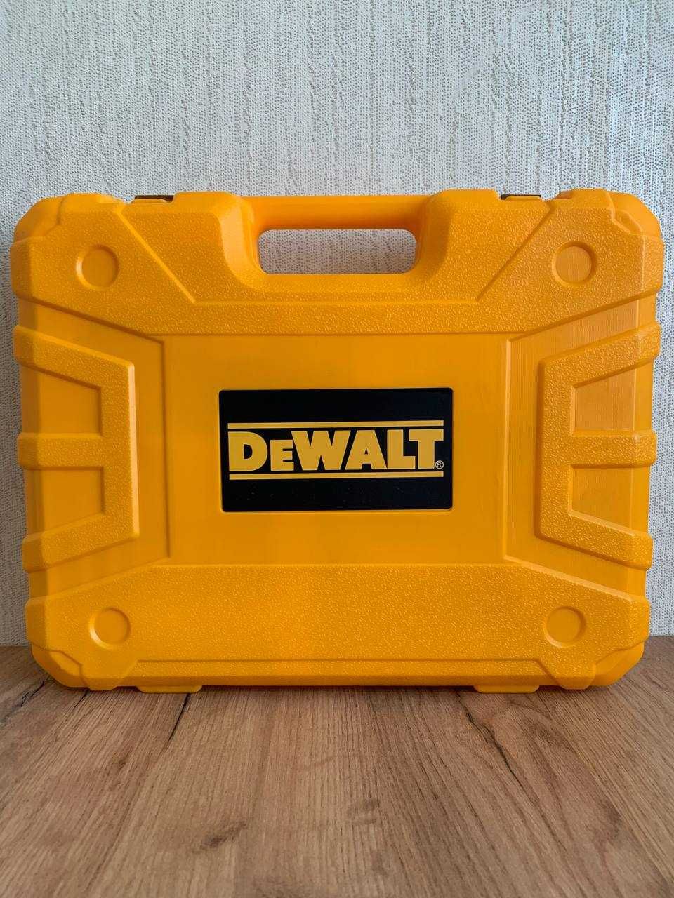 Аккумуляторний шуруповерт DeWalt DCD791 з супер набором у кейсі