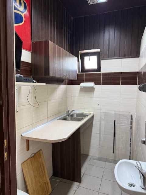 Lokal 60 m2 do wynajęcia w ciągu handlowym na Gołębiowie