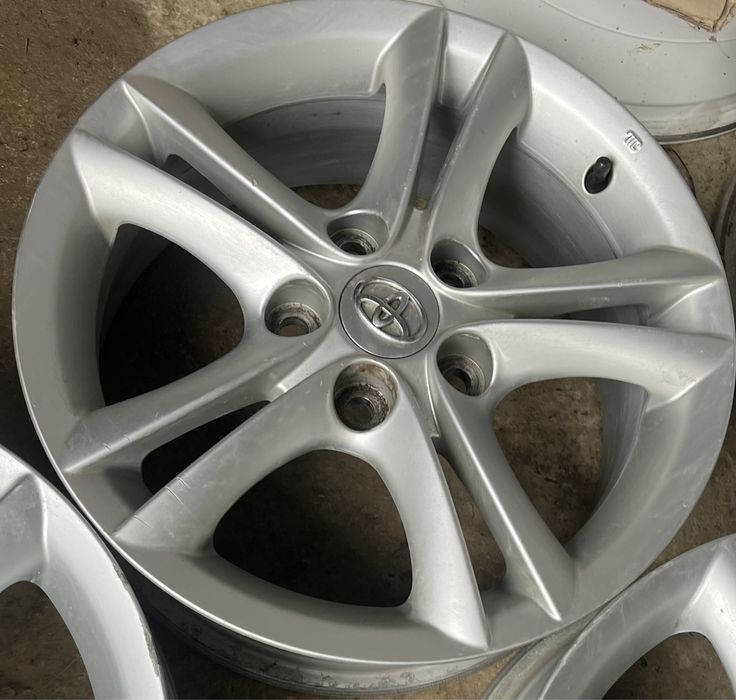 Диски Toyota Corolla Auris R 16 5 114,3 Camry