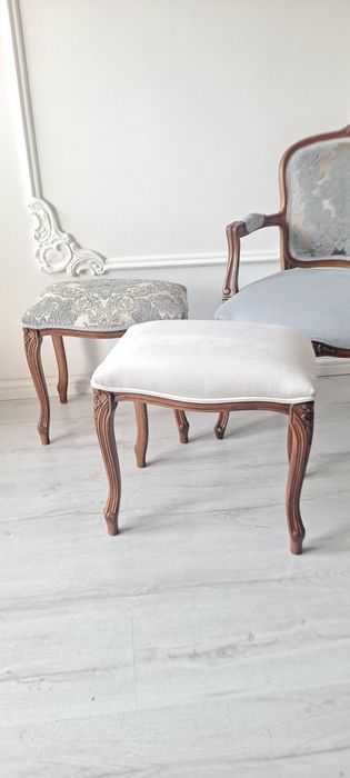 Stylowa pufa podnóżek stołek taboret Ludwik Ludwikowski Medalion