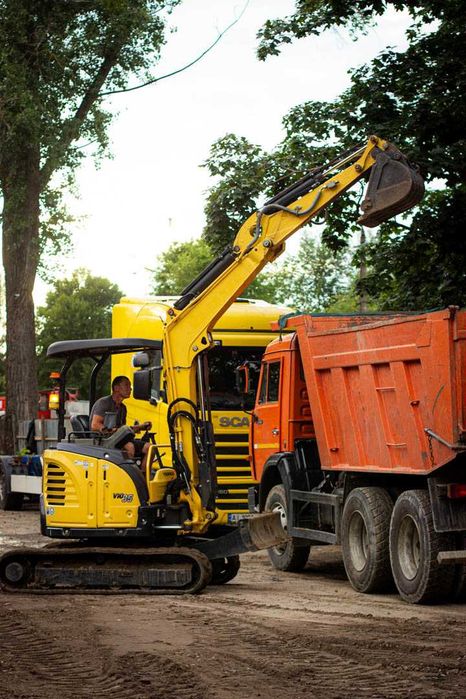 Оренда міні екскаватора. Послуги спецтехніки. Малогабаритна техніка