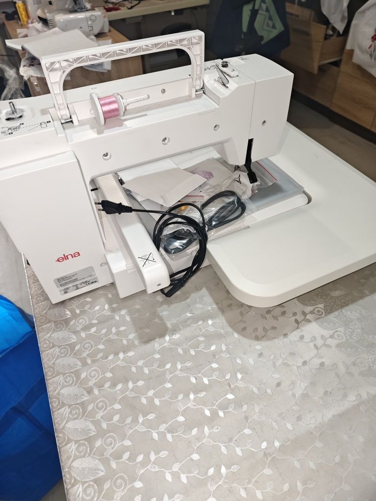 Janome Memory Craft 500e (Elna eXpressive 830)