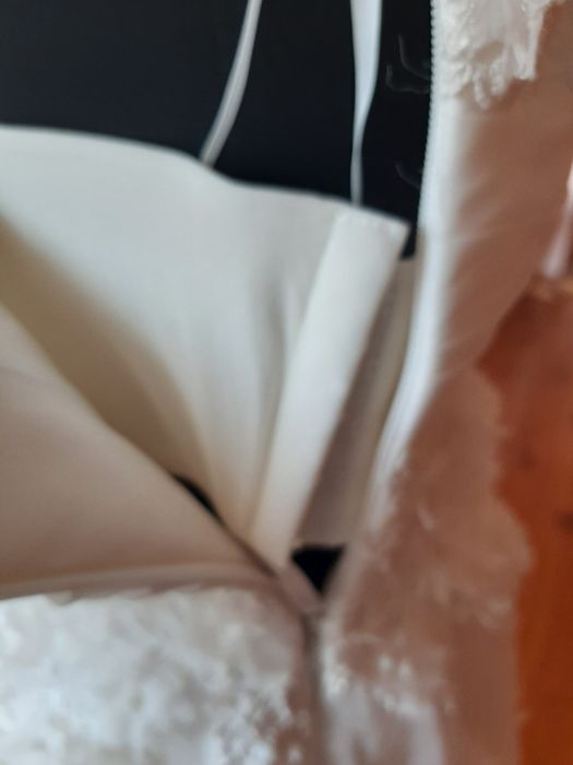 Платье свадебное со шлейфом.