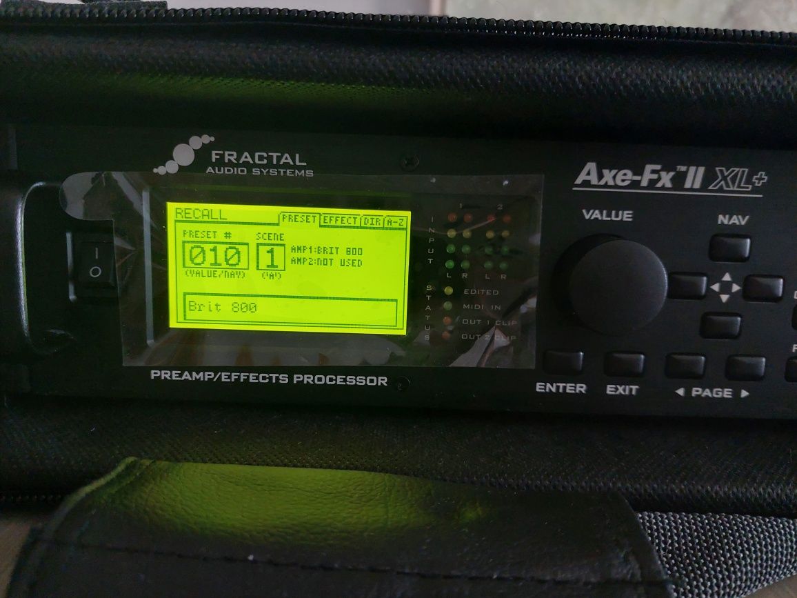 Fractal Audio FXII XL+ e MFC-101 MKIII