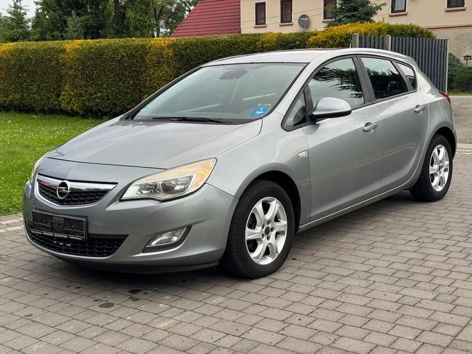Opel Astra 1,4 turbo nowy rozrząd !!!