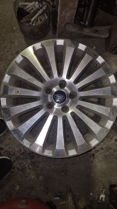 Продаю комплект алюмінієвих дисків оригінал FORD 5 108 17