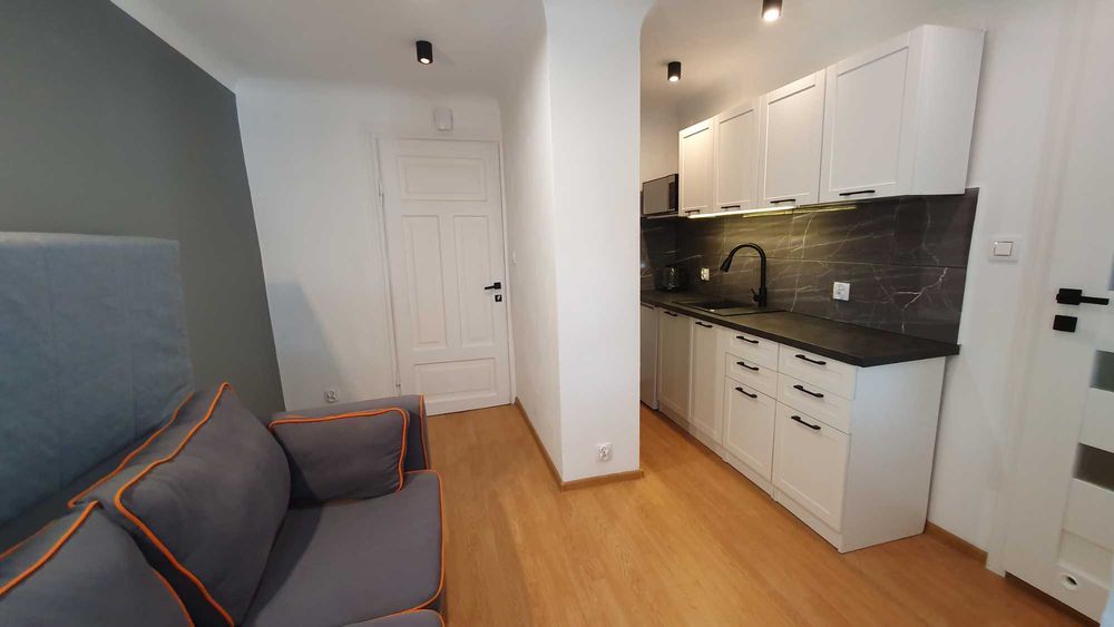 Kawalerka - 1 min do PKP, super okolica, 2000zł +opłaty