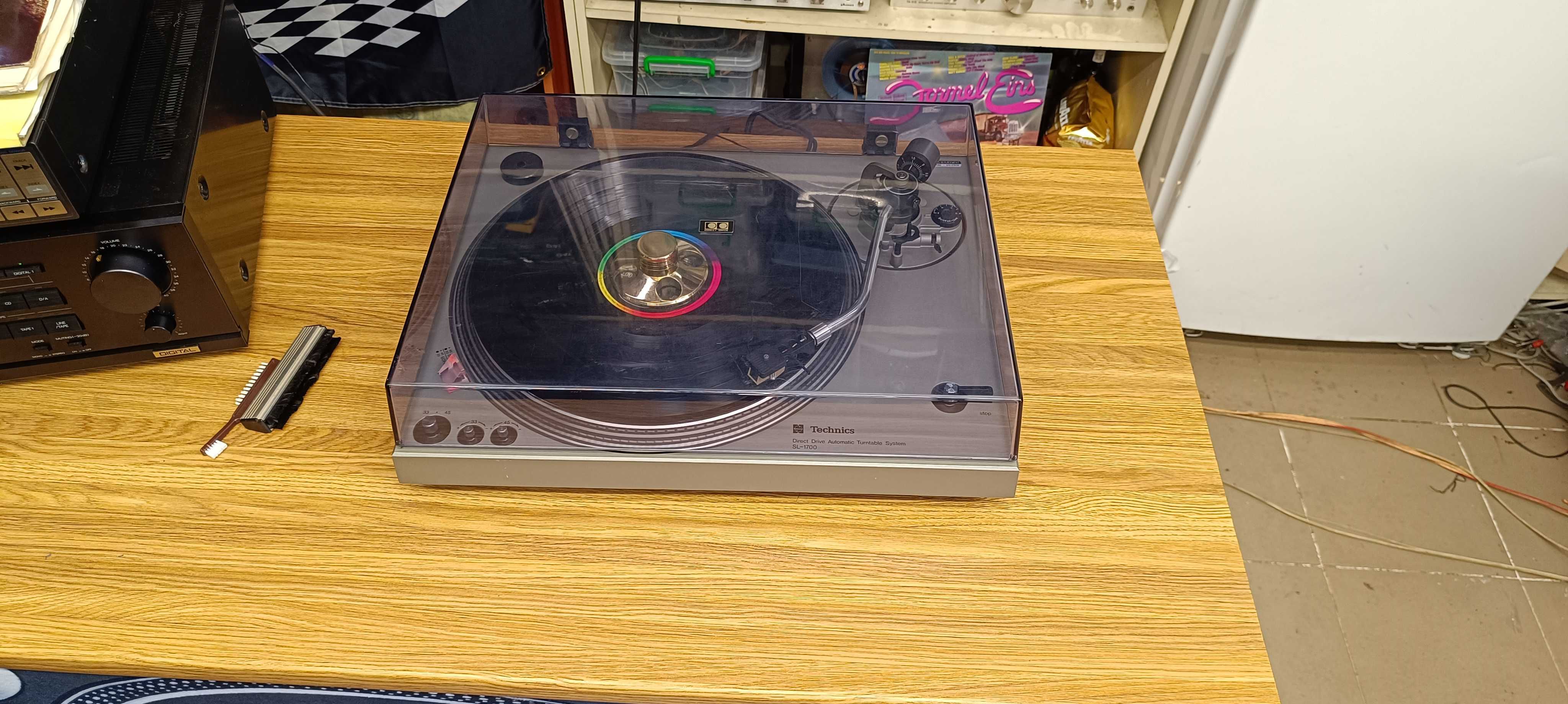 Вініловий програвач Technics SL-1700