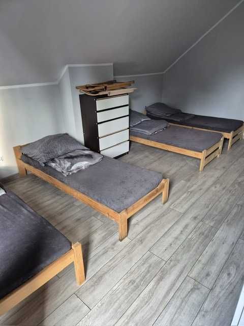 Pokoje dla pracowników – Komorów / Granica k. Pruszkowa- góra domu