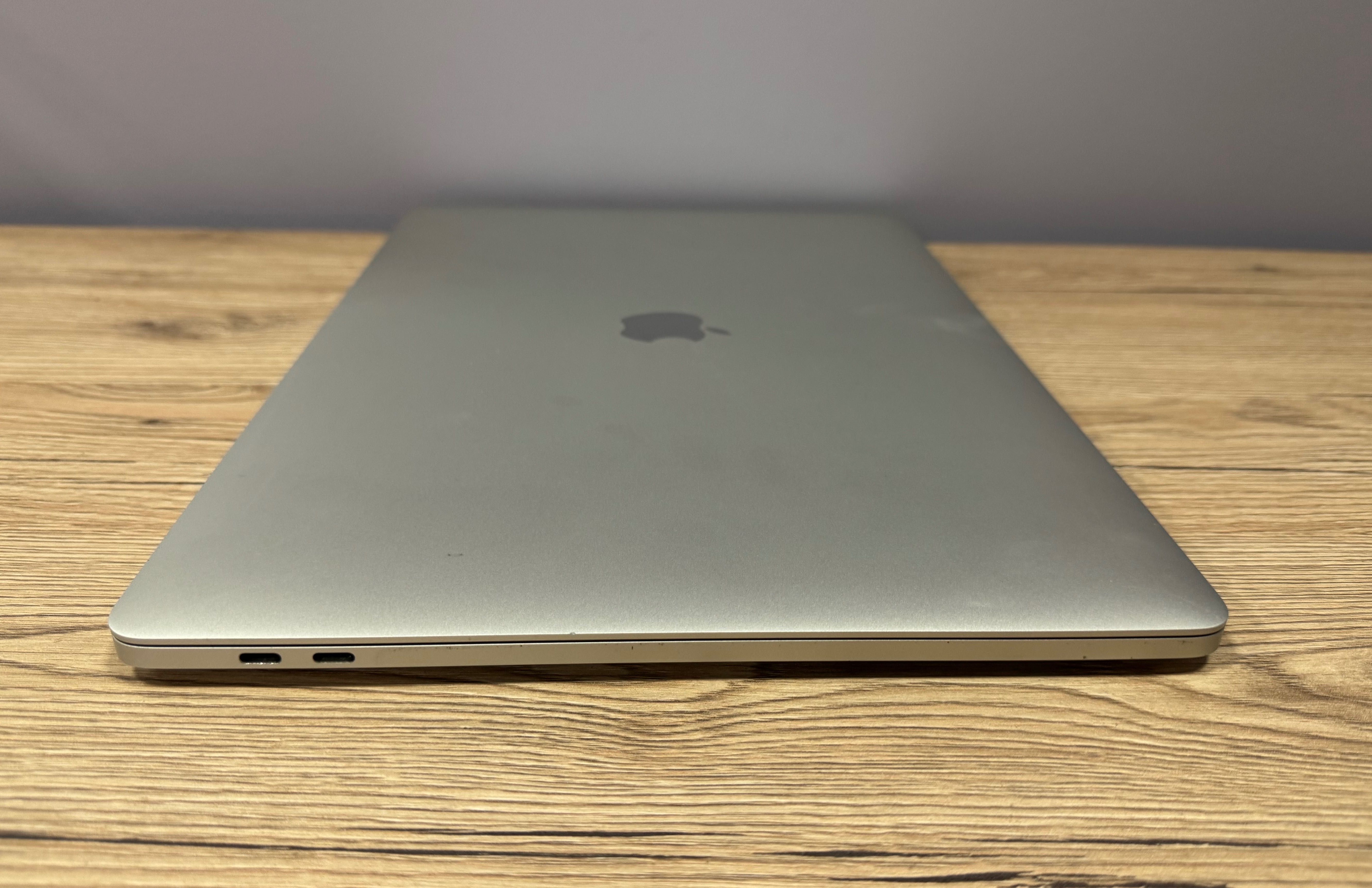 Вживаний MacBook Pro 15 ( 2019) i7 2.6/ 16/ 256 / Radeon Pro 555X