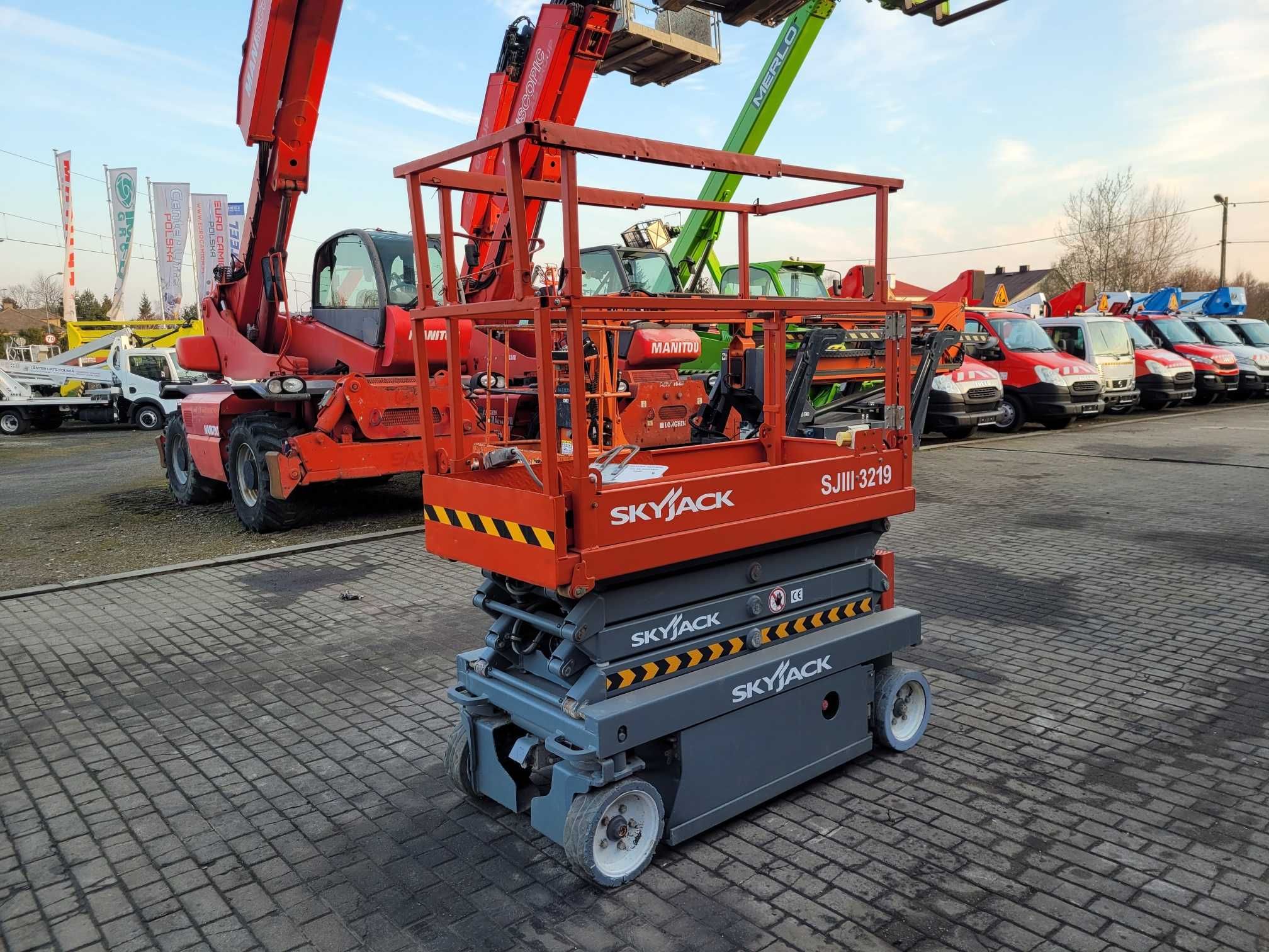 Skyjack SJIII 3219 - 2015r nożycowy zwyżka 8 m mini 1312kg kompakt jlg