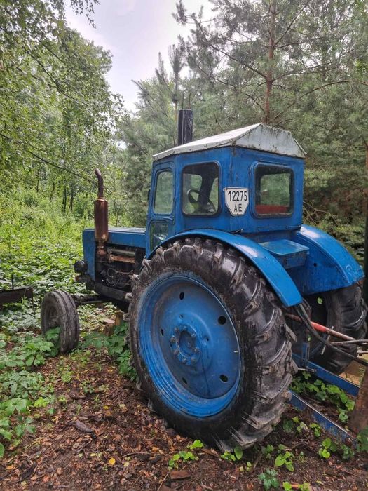 Трактор Т-40 на ходу