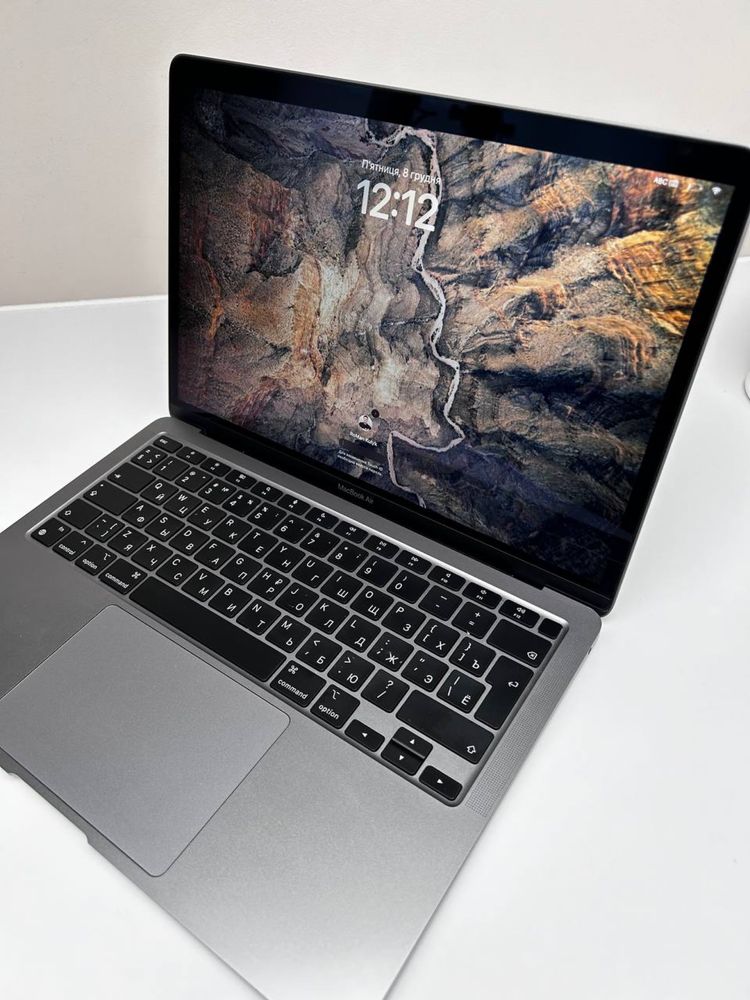 Macbook air m1 (офіційний Фокстрот)