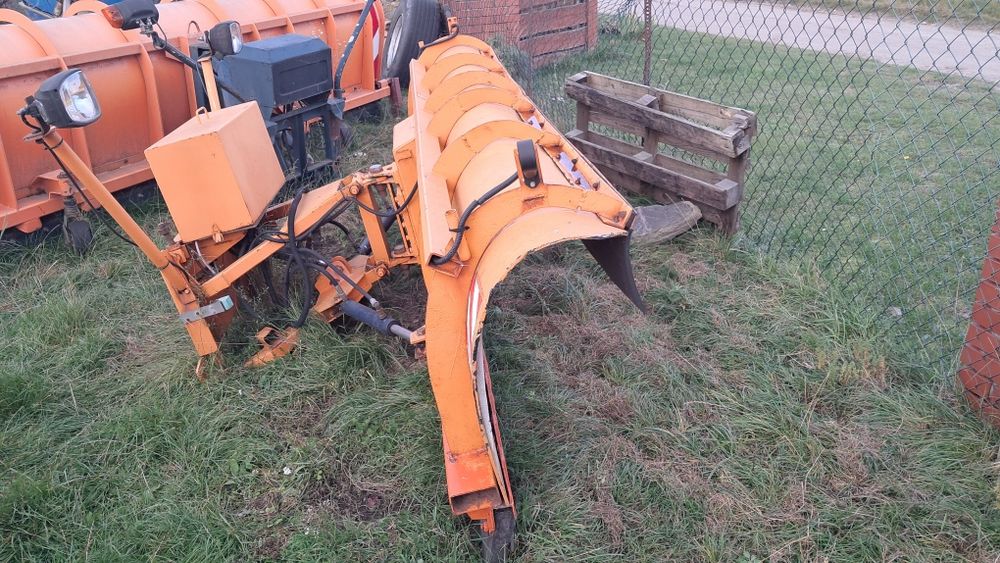 Sprzedam pługi śnieżne schmidt,ozamet,pronar