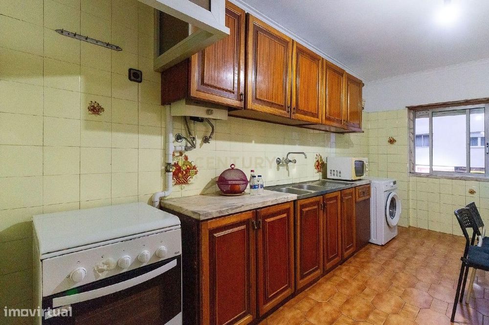 T1 Centro de Queluz — Excelente Localização e Ótimo Potencial