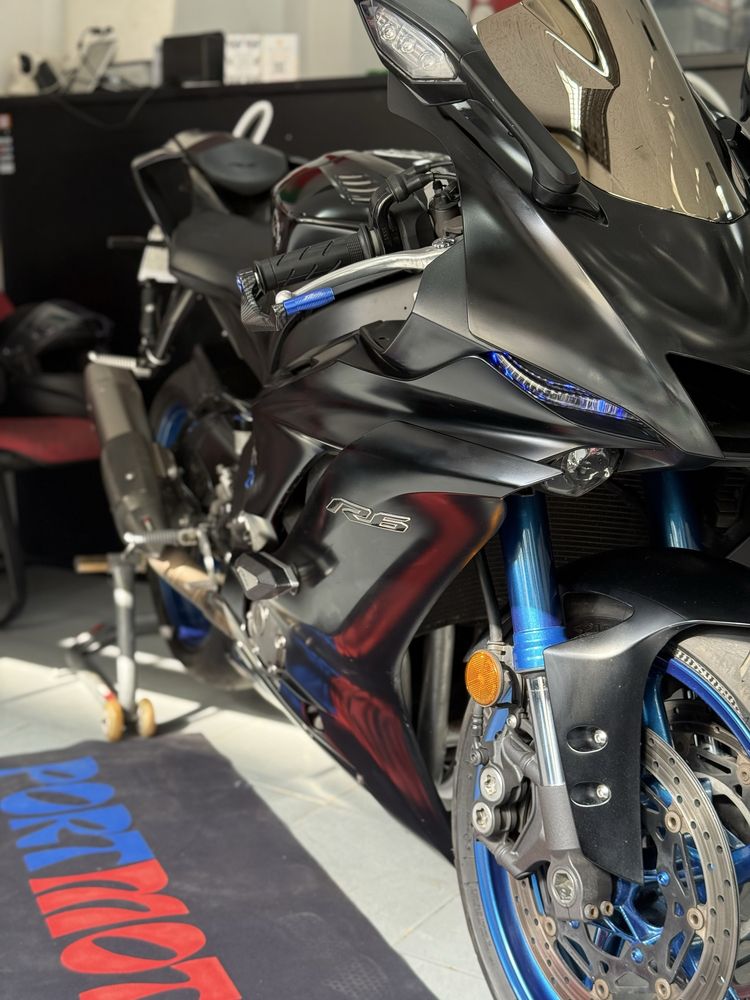 Yamaha R6 2017 como nova