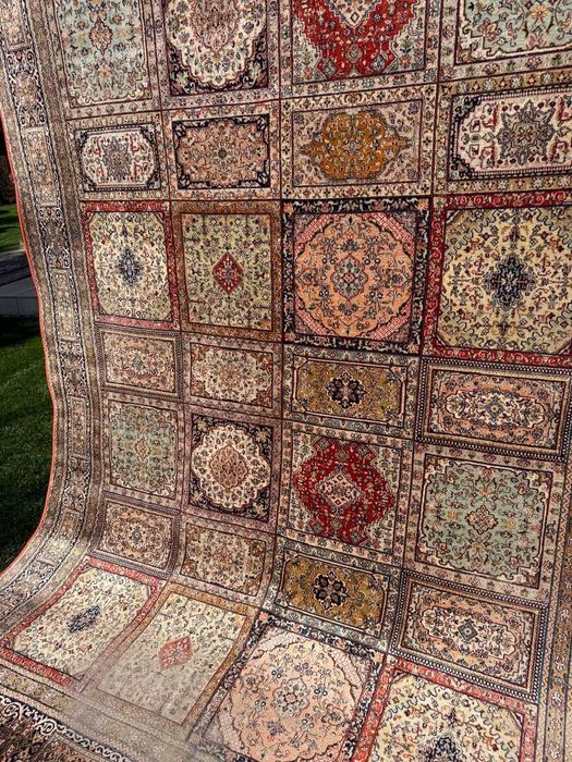 Vintage poprzecierany jedwabny dywan perski Ghoum 320x215 gal. 16 tyś