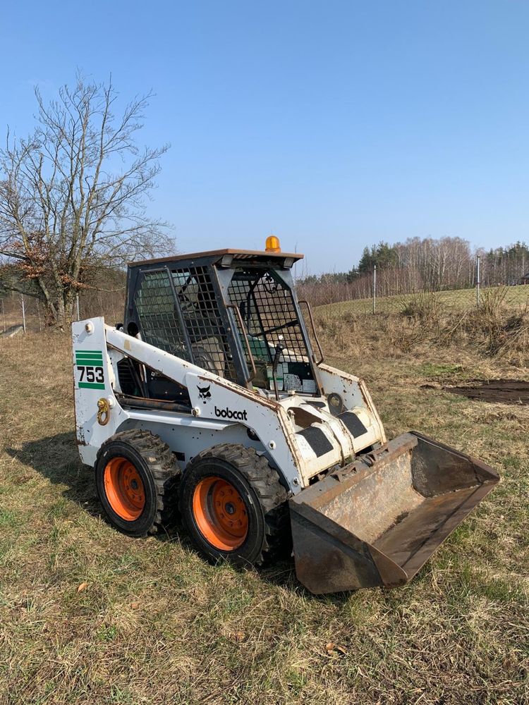 Ładowarka burtowa Bobcat 753
