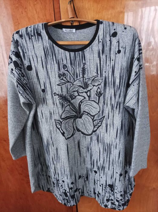 Новая  женская   кофта .