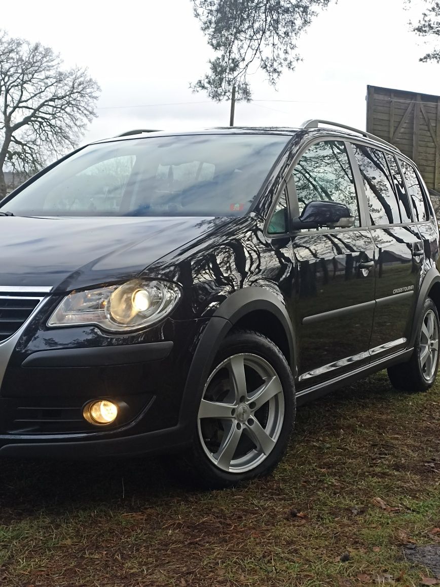 Volkswagen Cross Touran