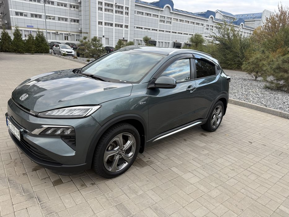 Оренда електроавтомобіля Honda M-NV