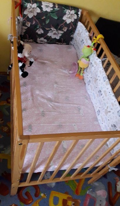 Łóżeczko drewniane dla dziecka