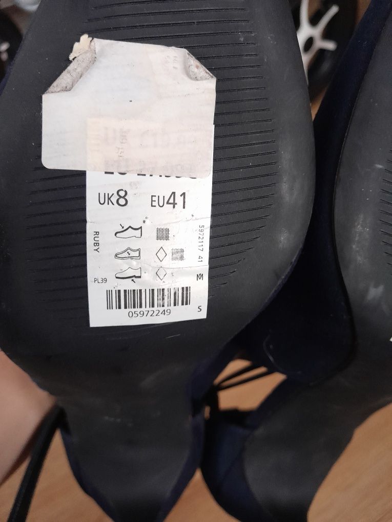 Granatowe szpilki wycięte paseczki 41 buty na obcasie