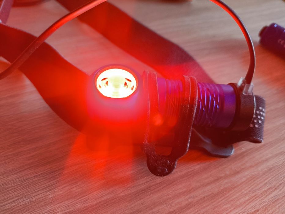 Latarka kątowa Olight Perun 2