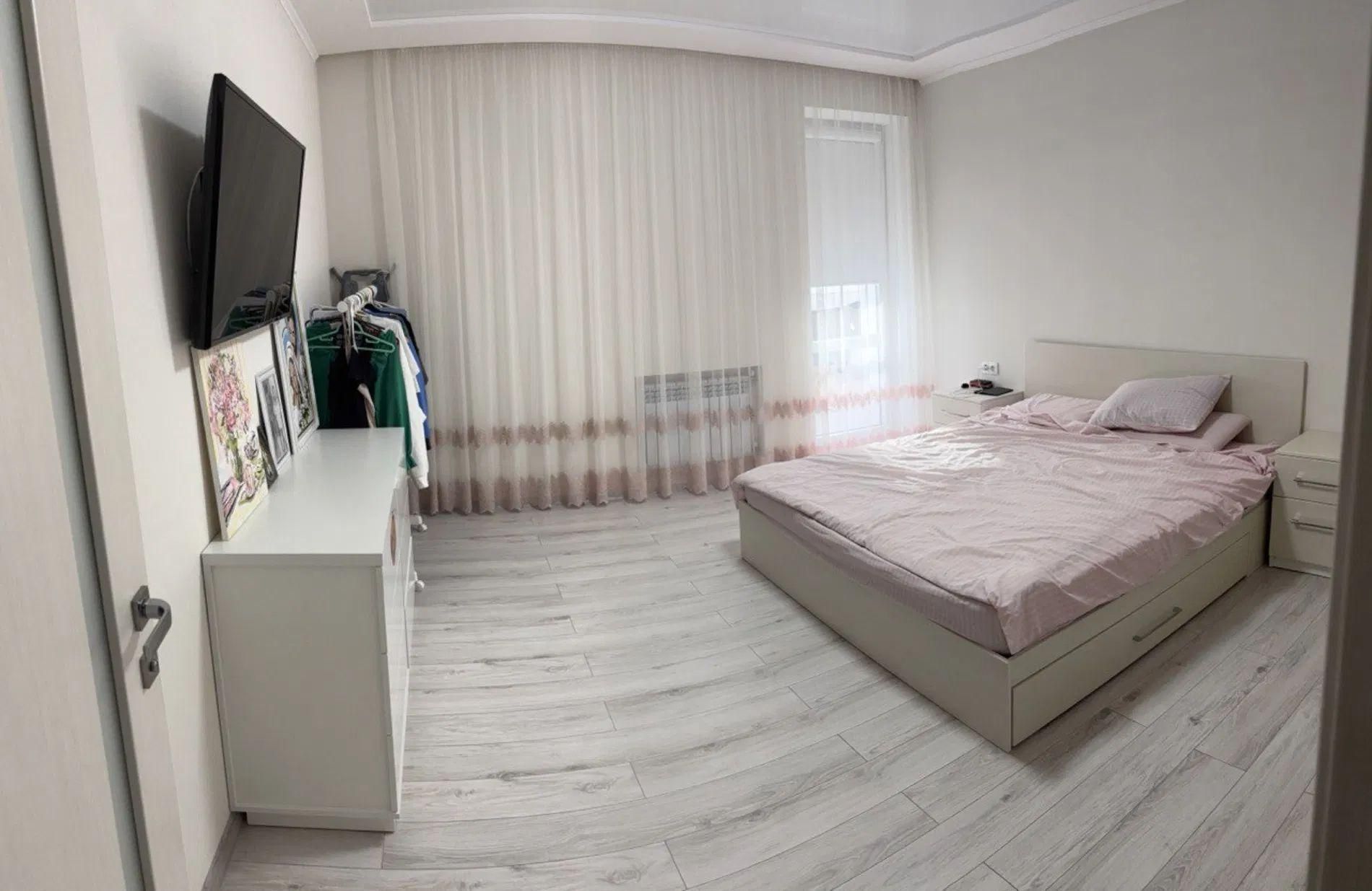 3-к, Бідного Олександра вул., 16, Левада