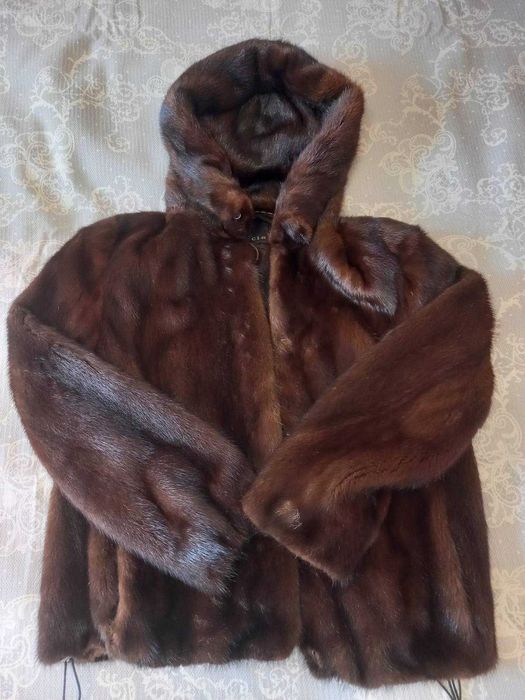 продам шубу норковую коричневая.