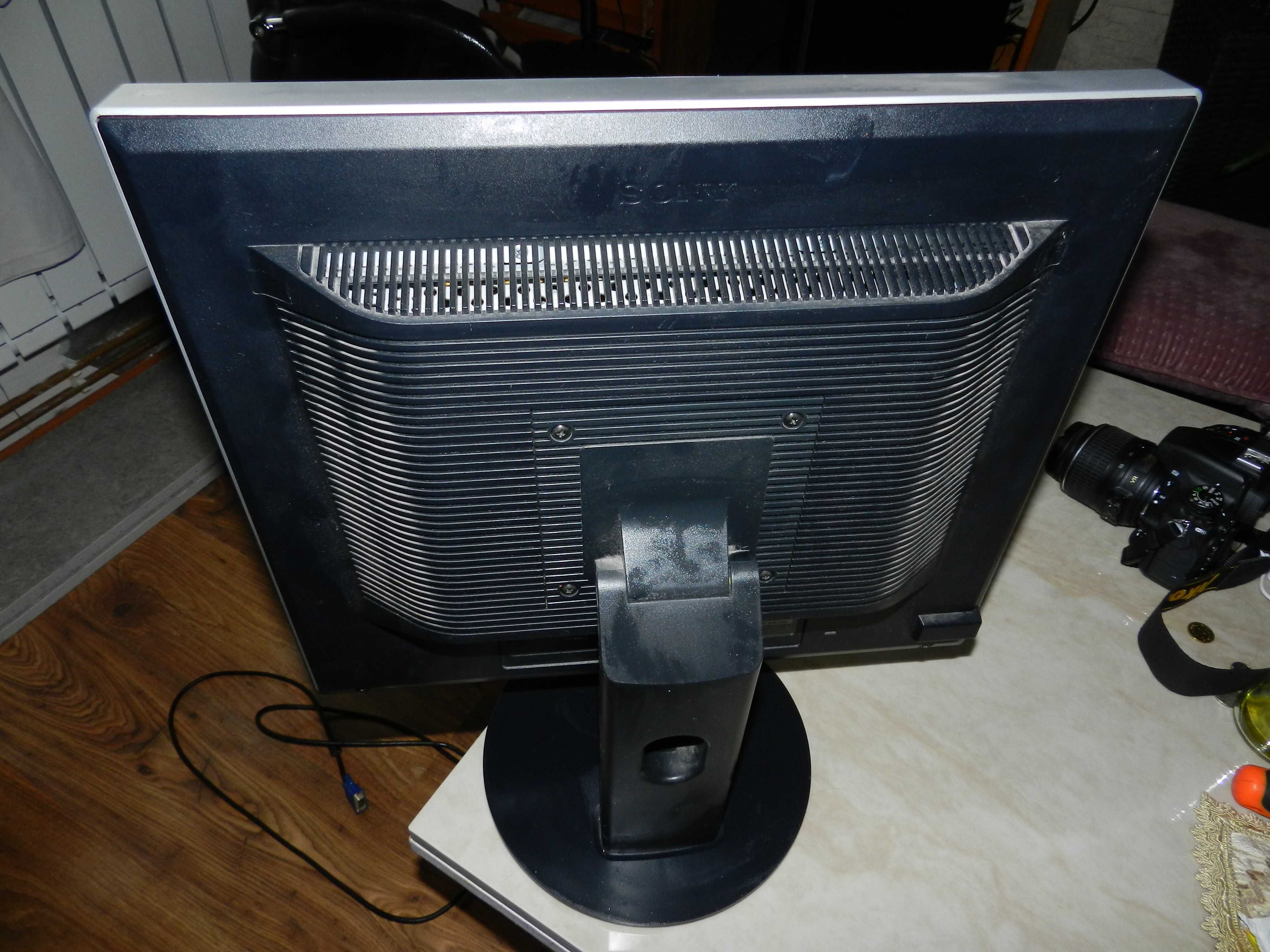 monitor Sony SDM-S95D LED