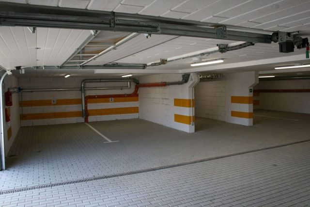 Miejsce w hali garaż Gdańsk Chełm Nieborowska