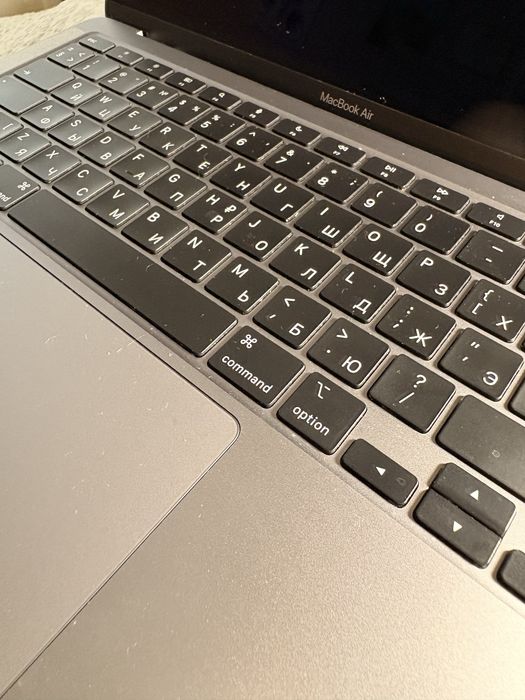 13-inch MacBook Air with Apple M1 chip