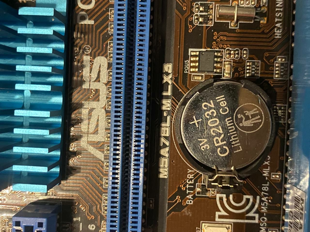 M5A78L-M LX3, AM3, AMD ATHLON ll 3.2GHz, 8GB DDR3 1866MHz