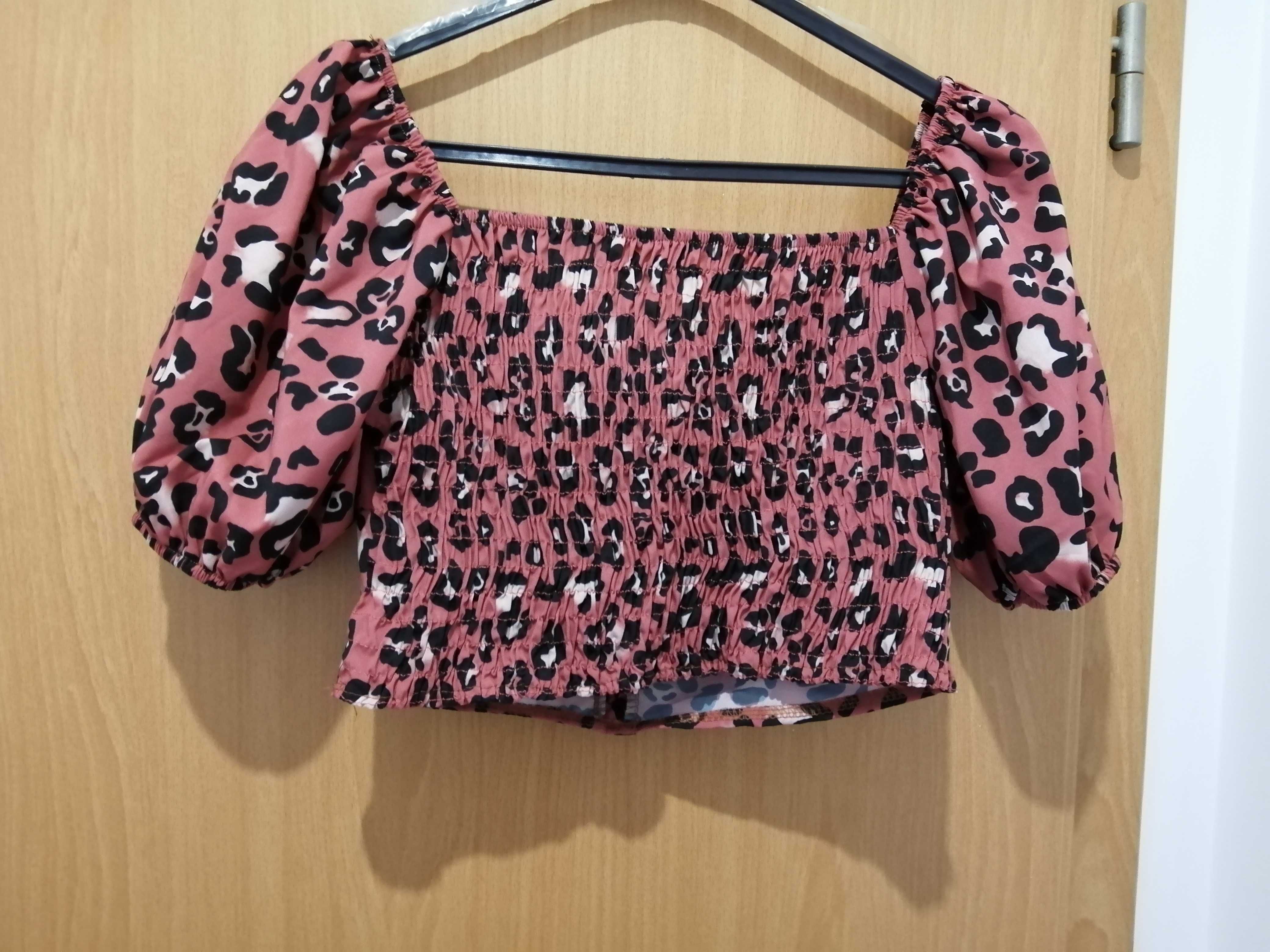 Blusa crop top tigrada