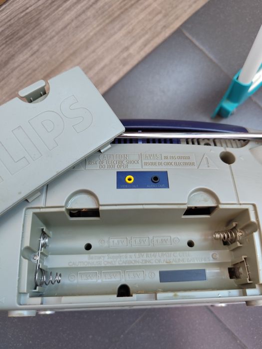 Магнітофон БУМБОКС PHILIPS радіо касети CD від мережі і на батарейки